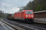 Am 17.04.2016 zieht diese BR 185 (185 375-3) einen Güterzug in Richtung Fulda.