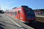 Dieser ET 430 (430 102) fährt am 20.04.2016 auf der Linie S8 nach Wiesbaden Hauptbahnhof. Aufgenommen am Hauptbahnhof in Hanau.