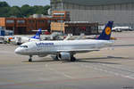 a-320/641181/ort-berlin-tegel-flugzeug-airbus-a320-211airline Ort: Berlin Tegel 
Flugzeug: Airbus A320-211
Airline: Lufthansa
Registration: D-AIPM