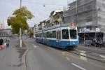 Am 14.10.2015 fährt diese Tram 2000  2022  auf der Linie 15 durch Zürich. Aufgenommen in Zürich Limmatquai.
