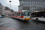 duewag-siemens-m8c/499955/am-04122015-faehrt-diese-duewag- Am 04.12.2015 fährt diese Duewag / Siemens M8C mit der Nummer '175' auf der Linie 50 durch Mainz. Aufgenommen in der Innenstadt von Mainz.
