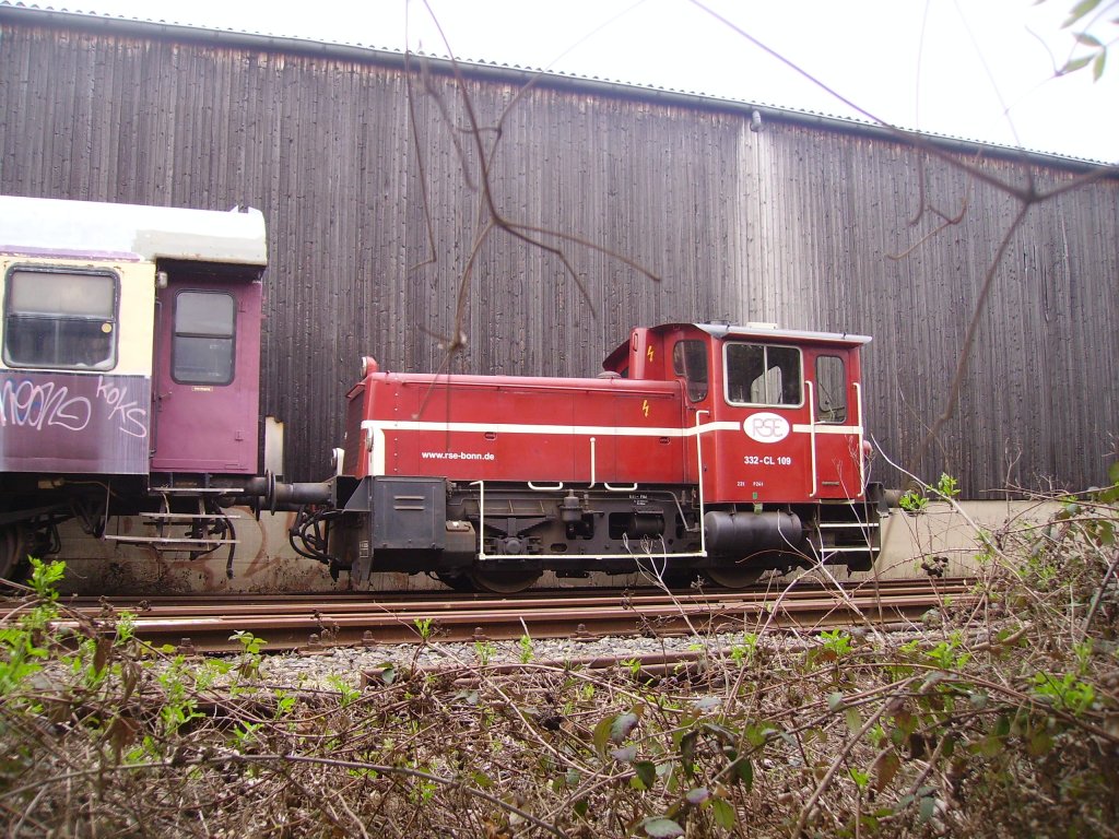 Br 332 von der Rhein-Sieg-Eisenbahn steht in Beuel