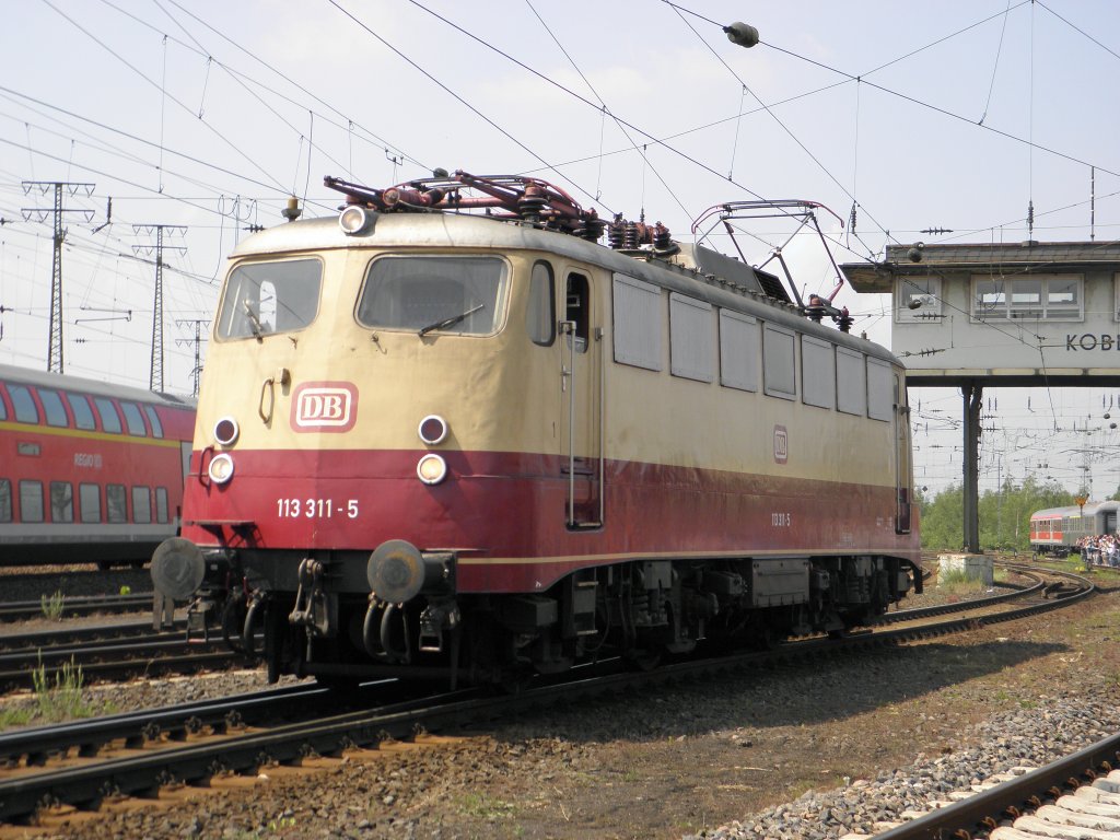 DB 113 311-5 auf der Lokparade in Koblenz-L�tzel am 21.5.2011
