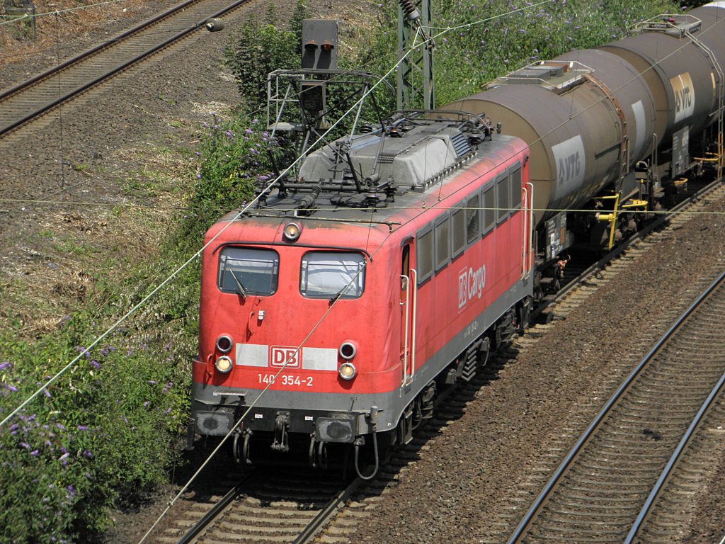 DB 140 354-2 in K�ln West am 26.6.2011