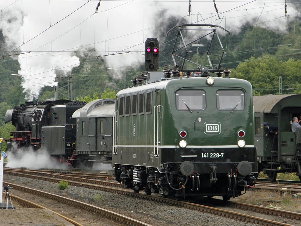 DB 141 228-7 am 2.7.2011 in Altenbeken