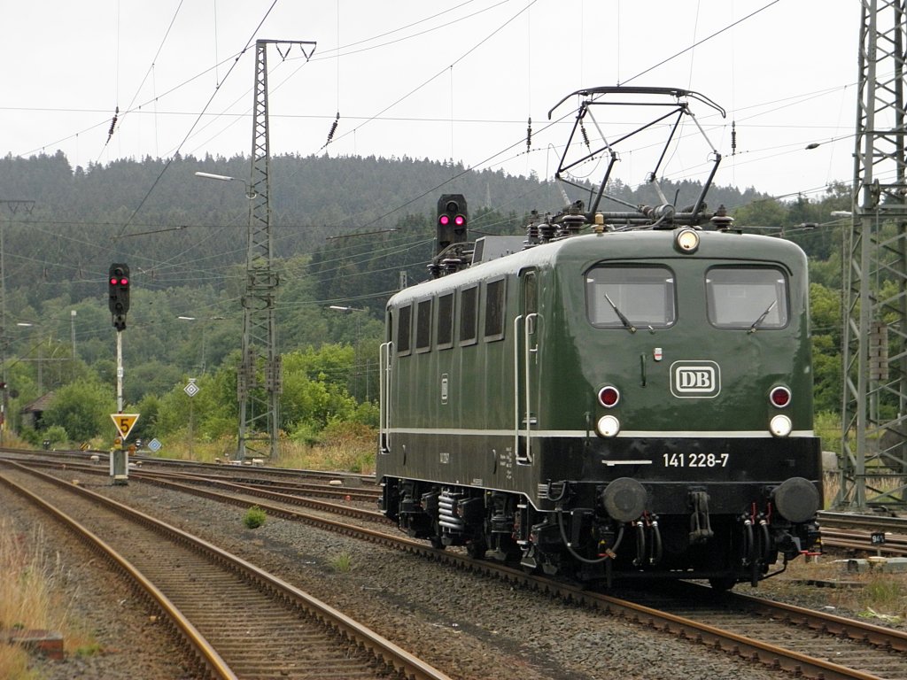 DB 141 228-7 am 2.7.2011 in Altenbeken