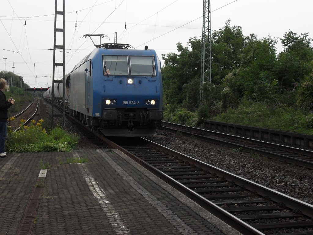 Ex LTE 185 542-6 mit einem G�terzug in Beuel am 2.9.10. Gru� an den Tf mit Garfield