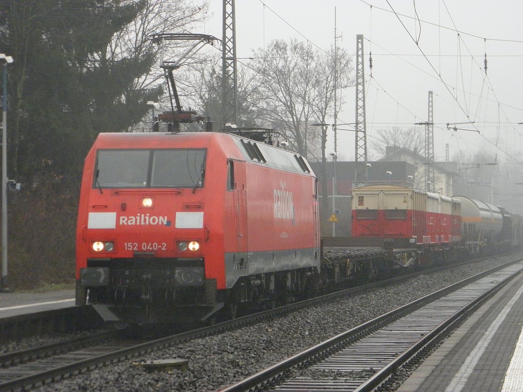 Railion 152 040-2 mit einem �BB G�terzug in Beuel am 24.2.2011