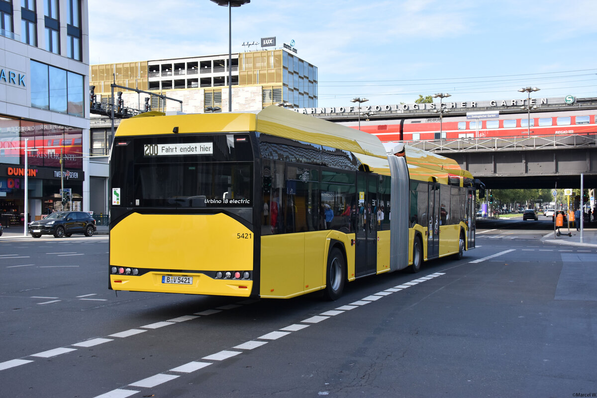03.10.2020 | Berlin - Zoologischer Garten | BVG | B-V 5421 | Solaris Urbino 18 electric  | 