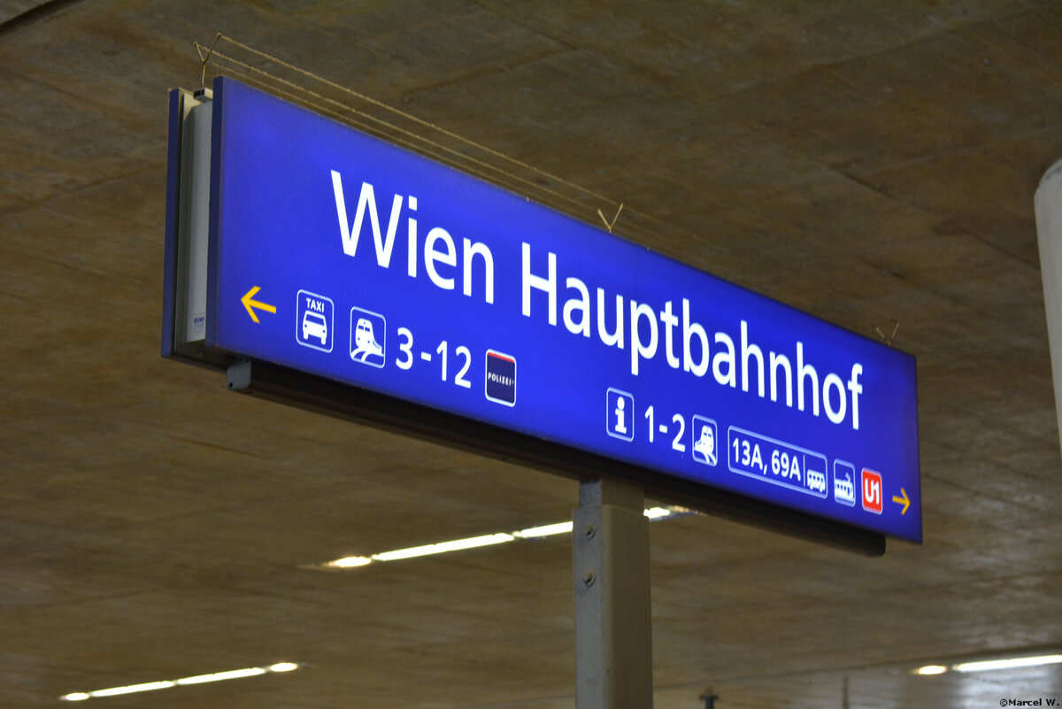 04.10.2019 | Österreich - Wien | Bushaltestelle - Wien, Hauptbahnhof |