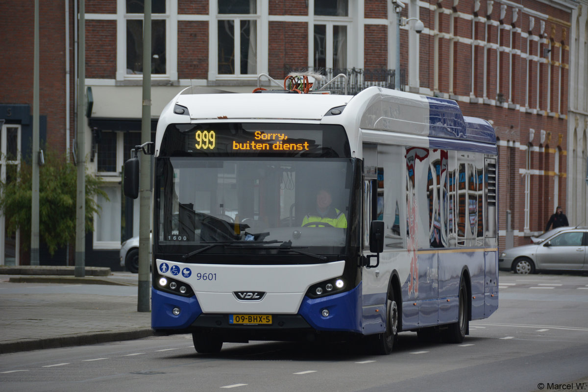 09-BHX-5 fährt am 06.02.2018 durch Maastricht. Aufgenommen wurde ein VDL Citea Electric. 