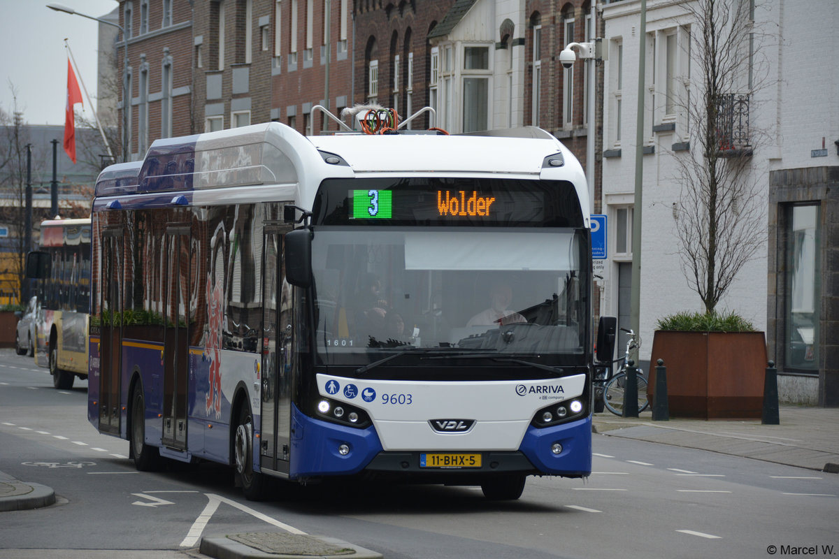 11-BHX-5 fährt am 06.02.2018 auf der Linie 3 durch Maastricht. Aufgenommen wurde ein VDL Citea Electric. 