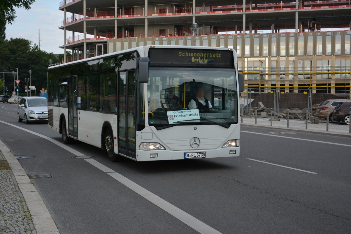 15.07.2014 am Hauptbahnhof Berlin. SEV wegen der Stadtbahnsperrung. Zu sehen hier B- RL 8730.