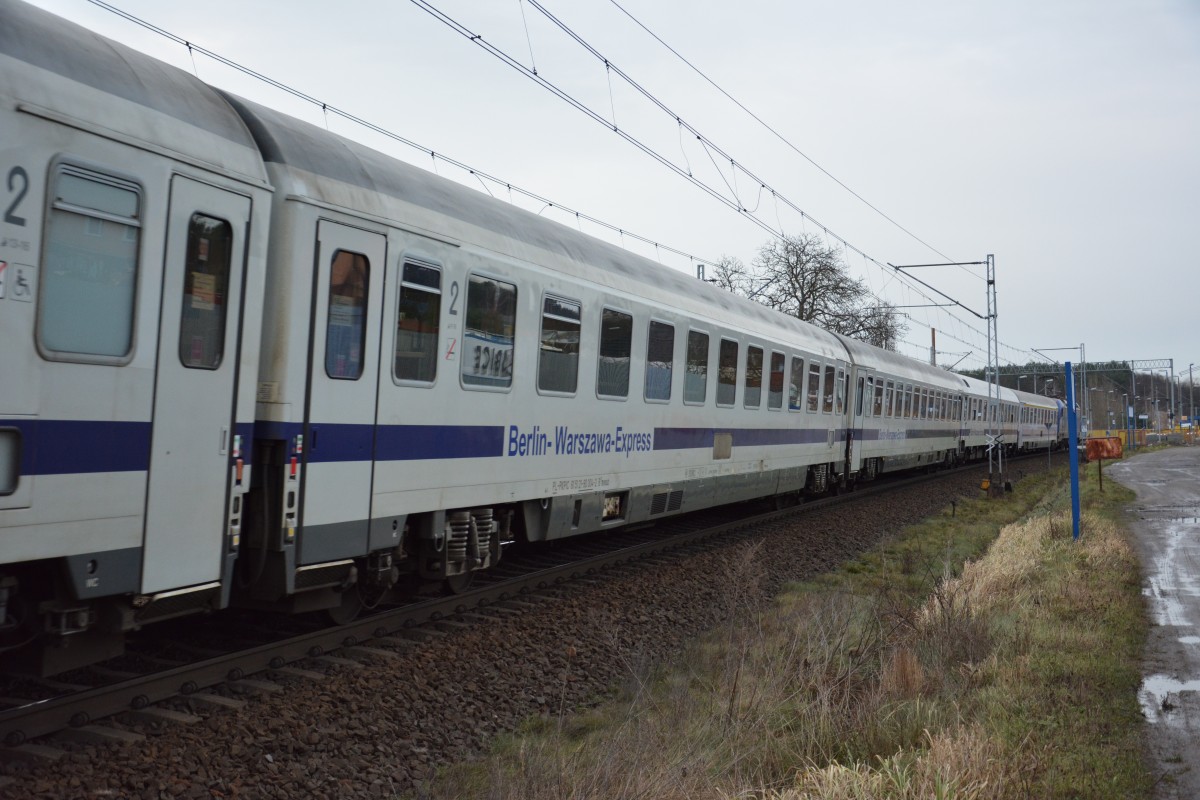 2. Klasse Abteilwagen (Bmnouz) vom Berlin Warschau Express am 16.01.2015.