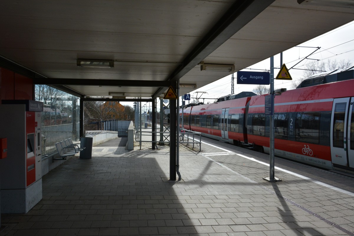 22.03.2015, Blick Richtung Potsdam/Werder am Bahnhof Potsdam-Golm.