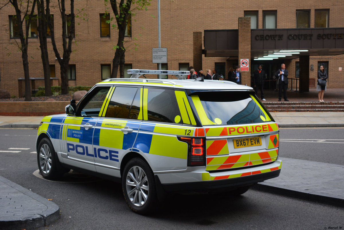 24.10.2018 / London English Grounds / Land Rover Polizei / BX67 EVM.