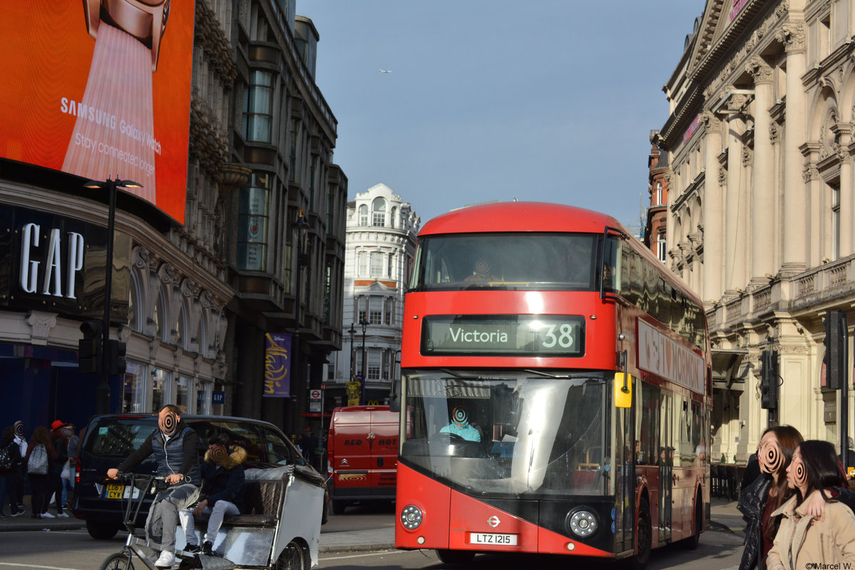 24.10.2018 / London Piccadilly Circus / New Routemaster / LTZ 1215.