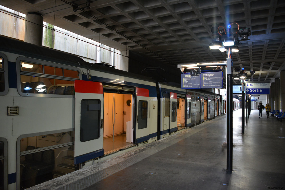 26.10.2018 / Frankreich - Bahnhof-Marne la Vallée-Chessy / RER.