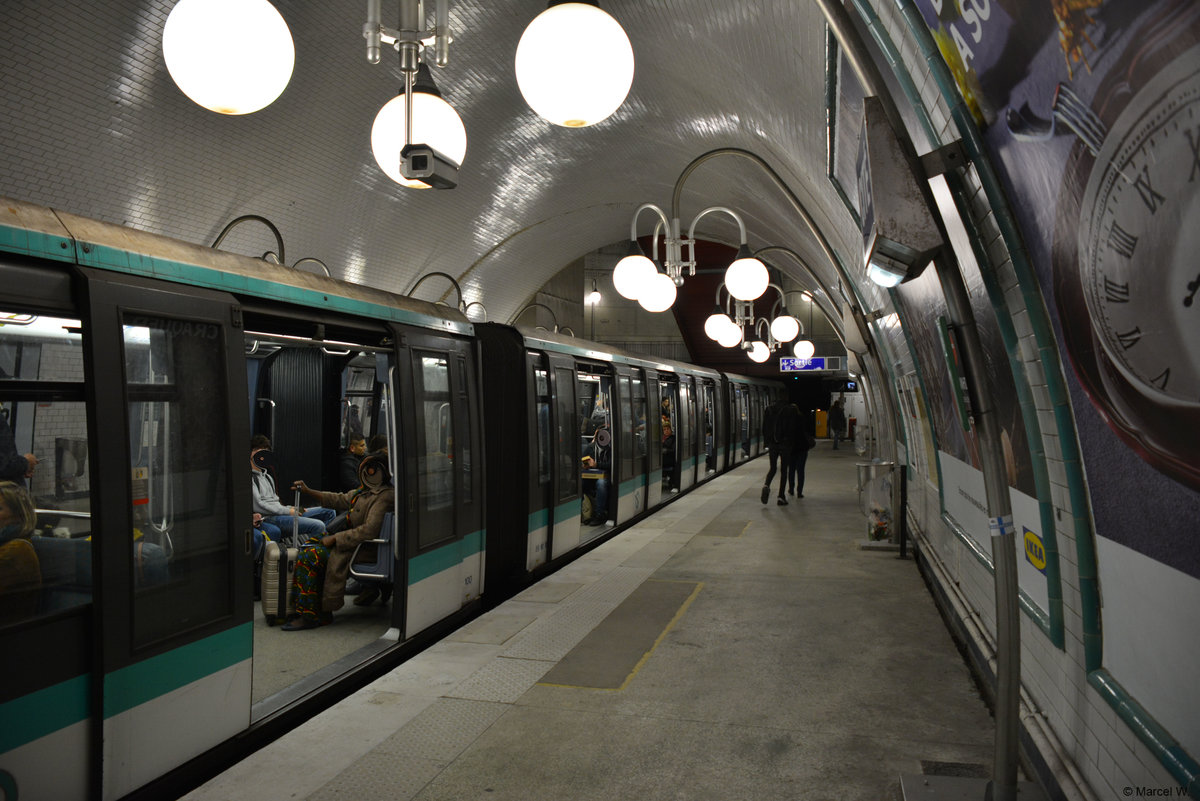 26.10.2018 / Frankreich - Paris / U-Bahnhof - Cité.