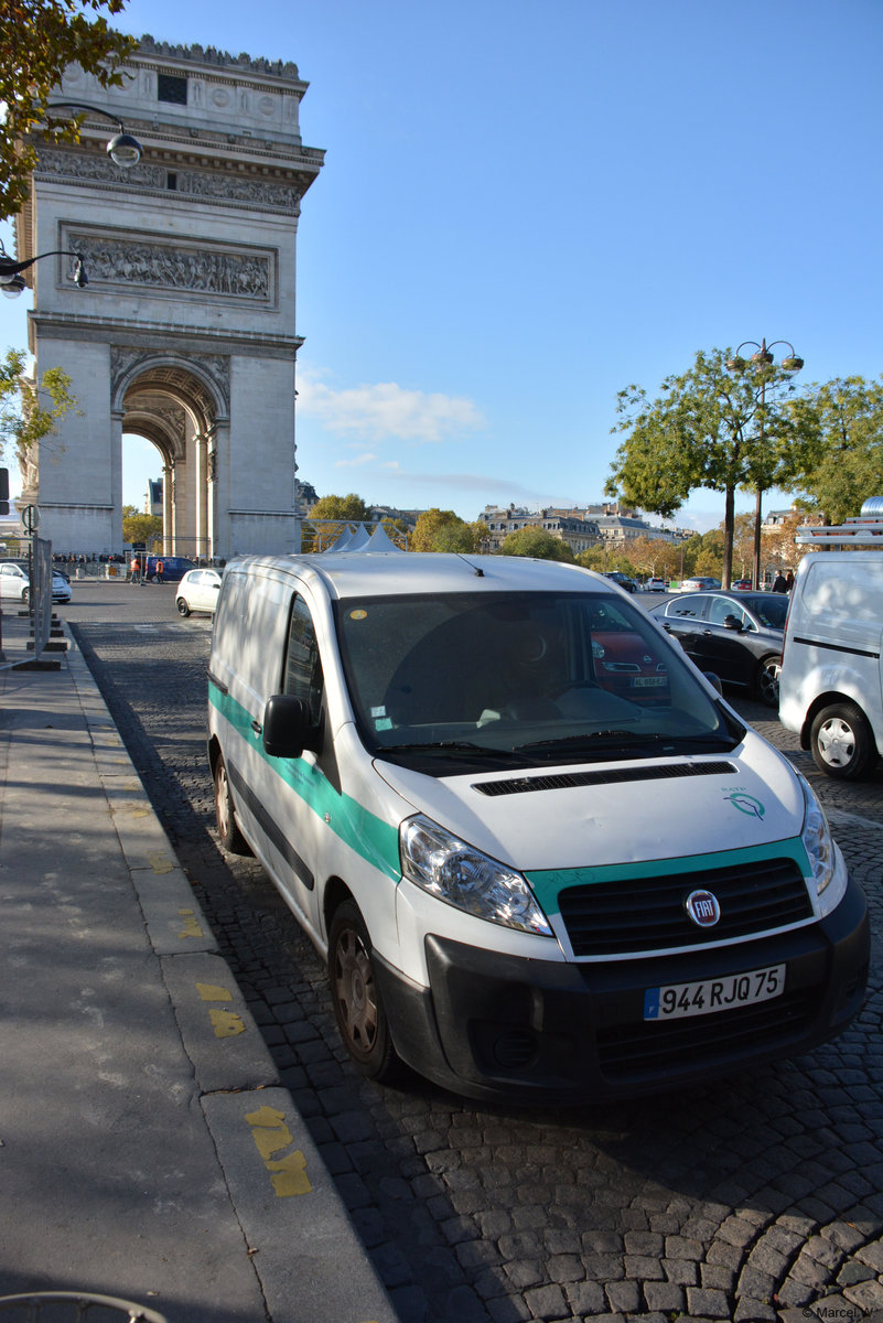 27.10.2018 / Frankreich - Paris / 944-RJQ-75 Fiat Service Fahrzeug RATP.
