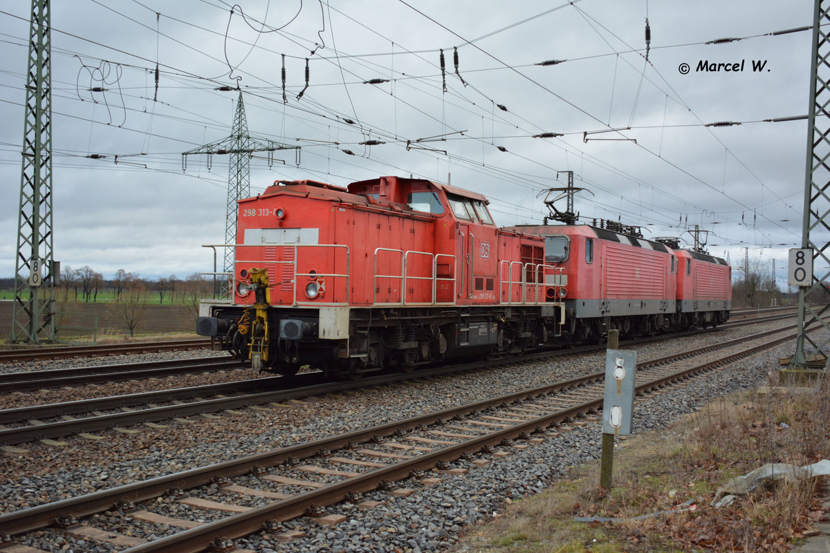 298 313-8 bei der Durchfahrt am 11.12.2016 in Saarmund.