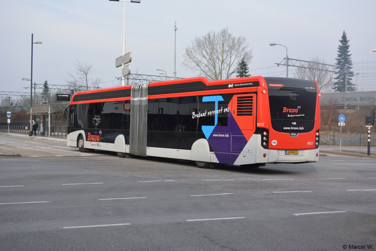 69-BHX-1 fuhr am 09.02.2018 auf der Linie 401 durch Eindhoven. Aufgenommen wurde ein VDL SLFA 181 Electric.	