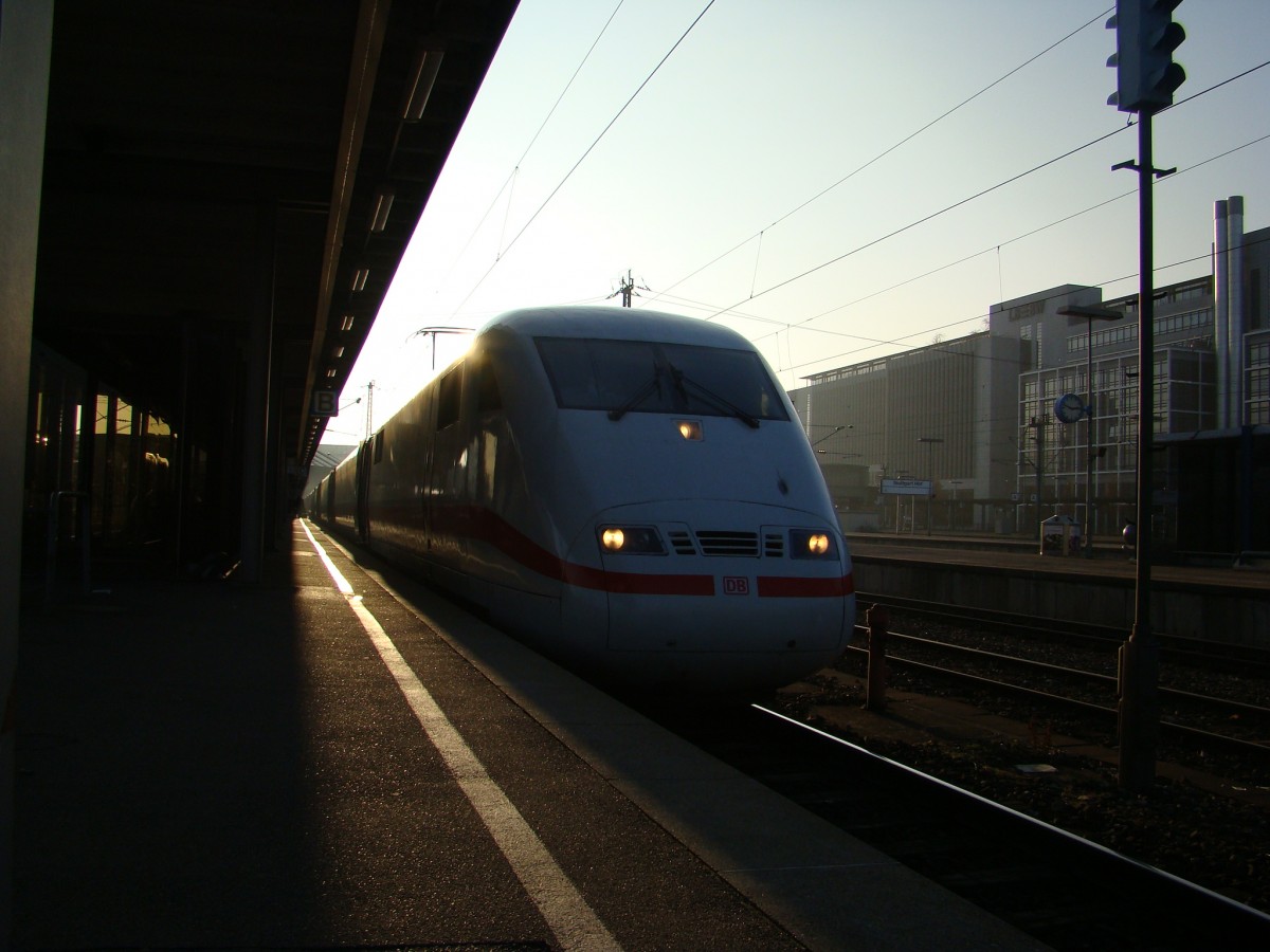 Abendsonne am 19.12.2007 in Stuttgart. Aufgenommen wurde ein ICE 1 der nach Berlin fährt (Stuttgart Hauptbahnhof).