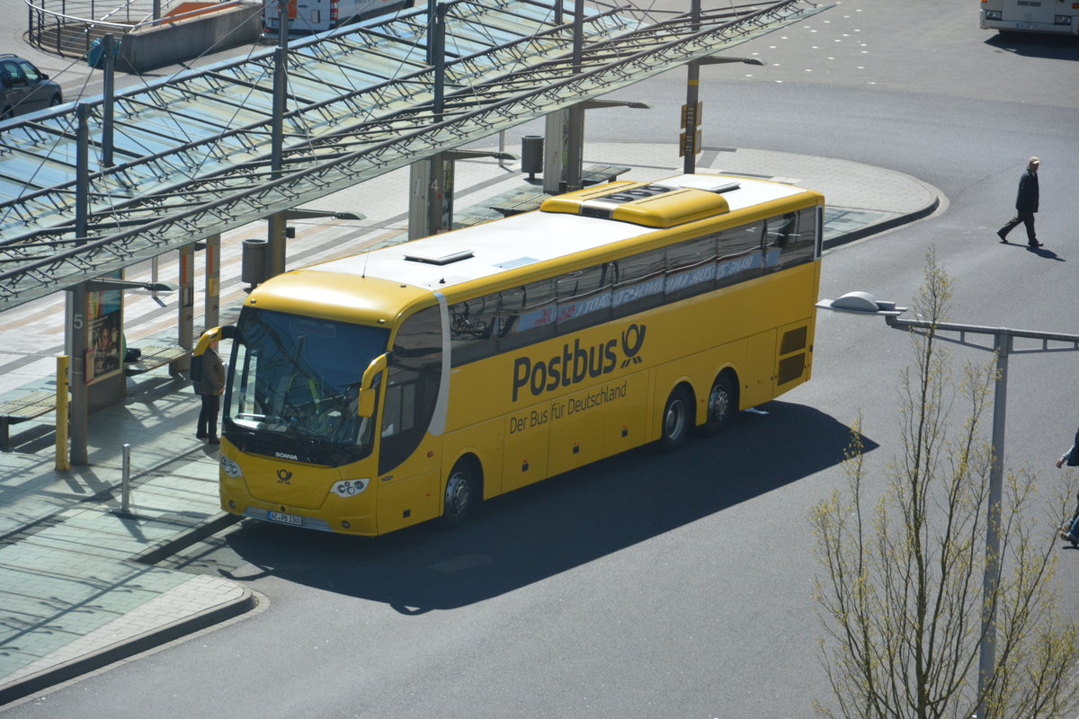 AC-PB 3300 steht am 20.04.2016 am Bahnhof Montabaur. Aufgenommen wurde ein Scania OmniExpress.
