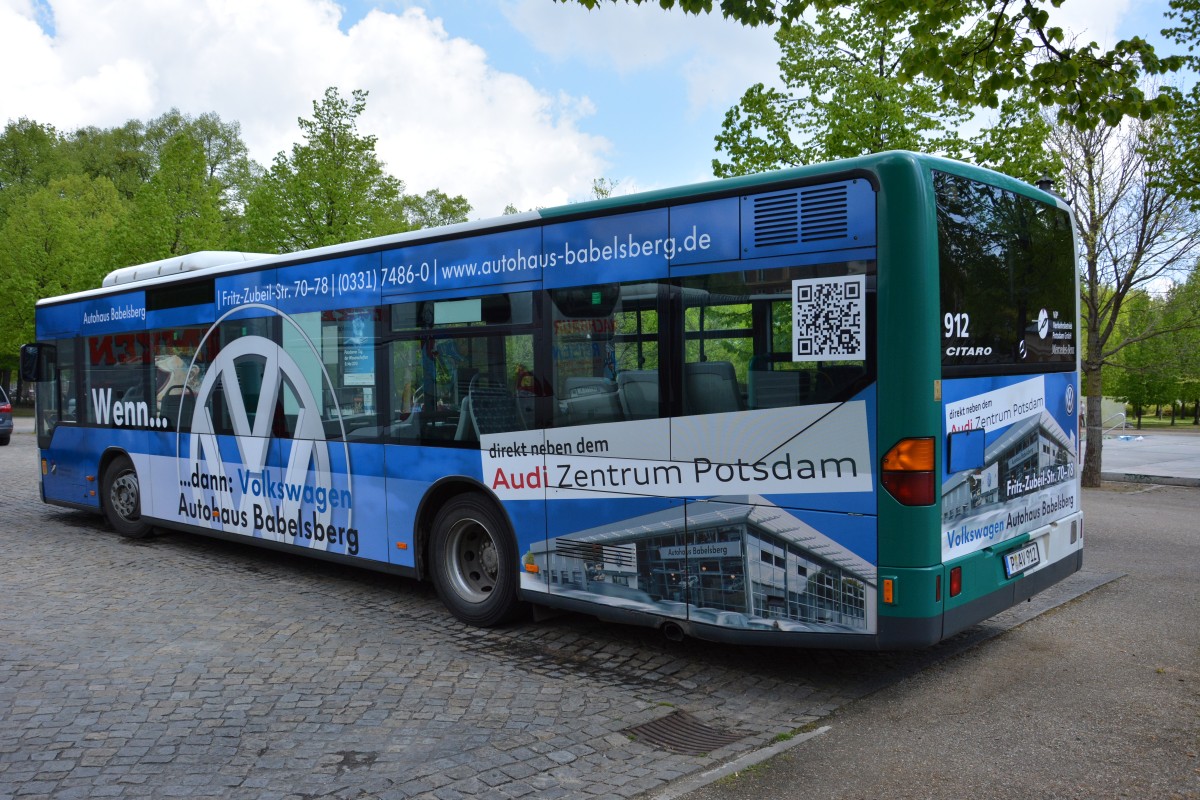 Am 01.05.2015 steht P-AV 912 auf dem Bassinplatz in Potsdam. Aufgenommen wurde ein Mercedes Benz Citaro.
