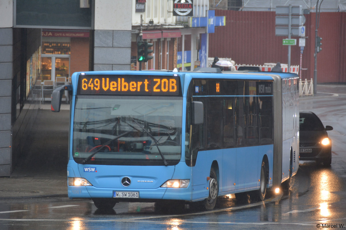 Am 02.02.2018 fährt W-SW 1061 auf der Linie 649 nach Velbert ZOB. Aufgenommen wurde ein Mercedes Benz Citaro G Facelift. 