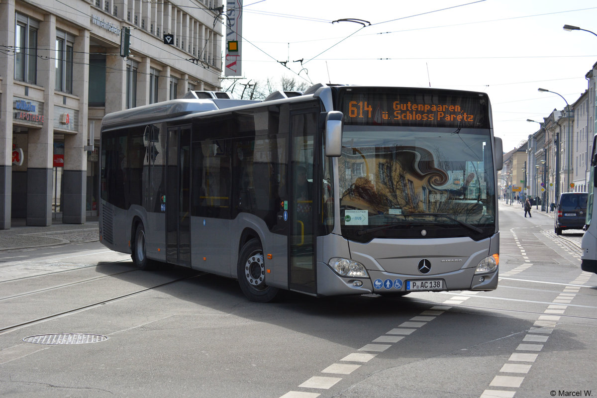 Am 02.04.2018 fuhr P-AC 138 auf der Linie 614. Aufgenommen wurde ein Mercedes Benz LE Ü der zweiten Generation / Potsdam, Platz der Einheit.