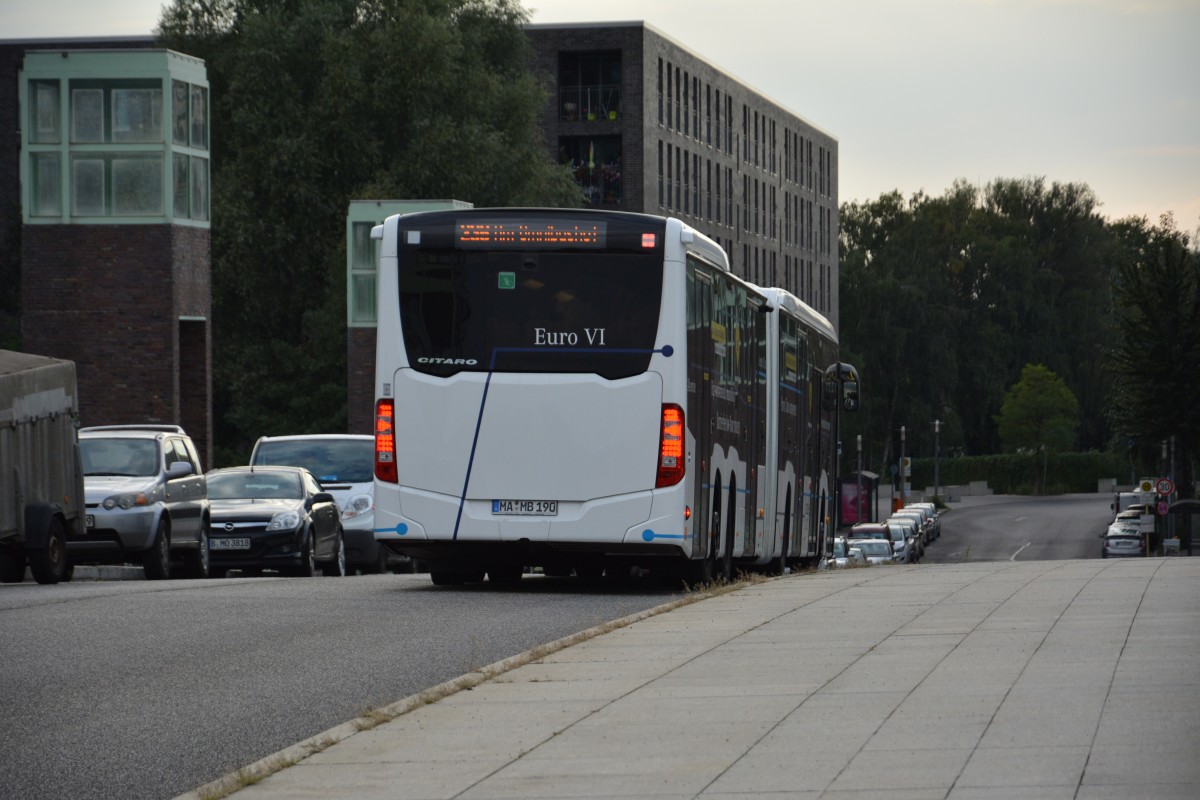 Am 03.09.2015 wird MA-MB 190 auf der Buslinie 236 getestet. Aufgenommen wurde ein Mercedes Benz O530 CapaCity L (Berlin Spandauer-See-Brücke).
