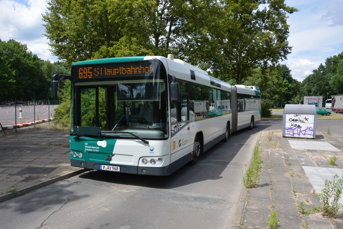 Am 06.07.2014 steht P-AV 968 am Bahnhof Pirscheide.