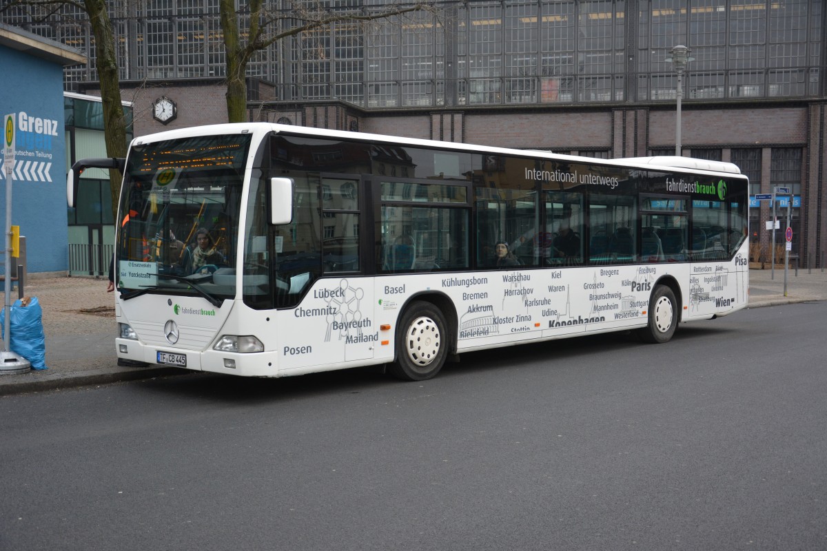 Am 07.02.2015 fährt TF-CB 445 (Mercedes Benz Citaro) für die S-Bahn Berlin SEV zwischen Berlin Friedrichstraße und Berlin Yorckstraße.