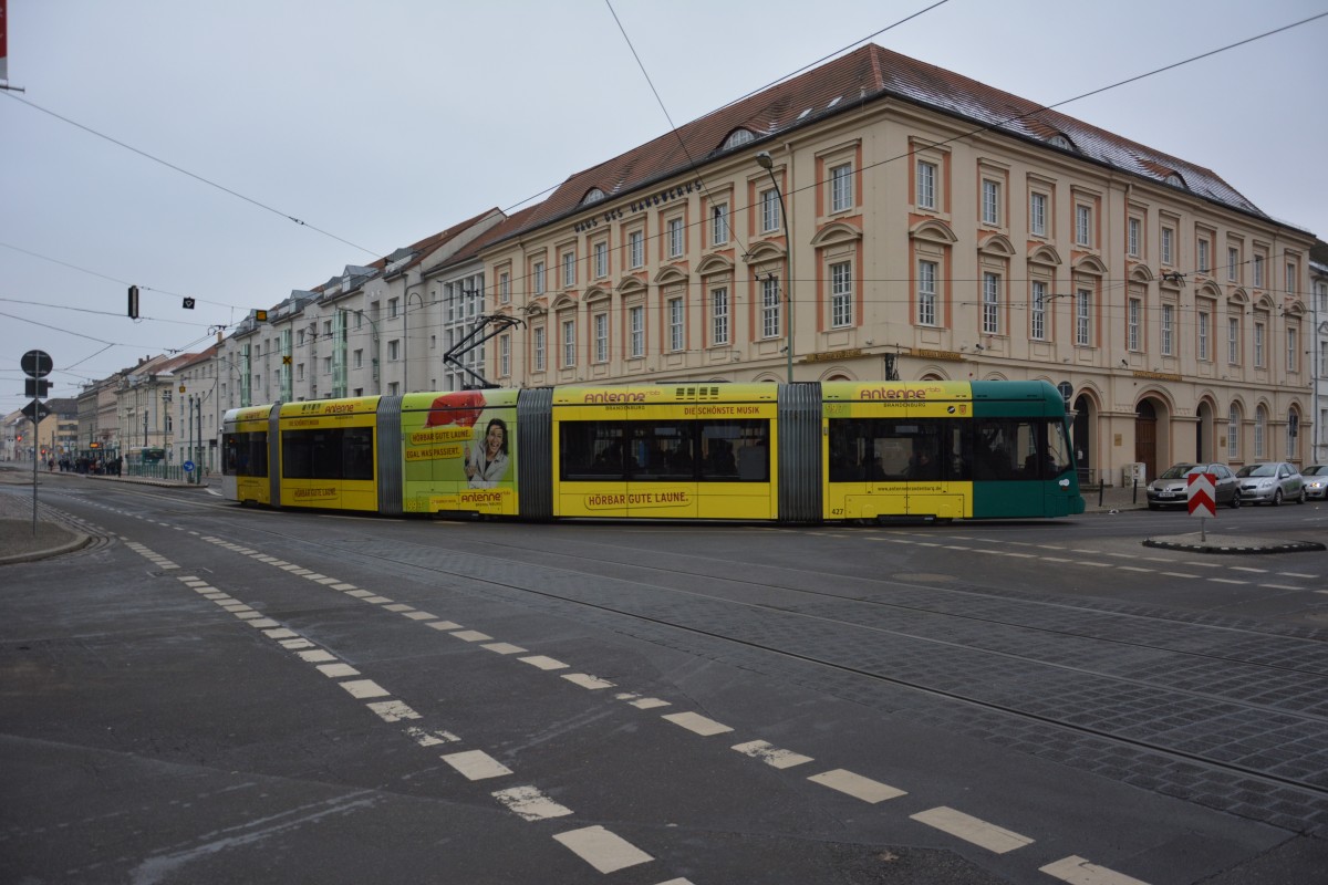 Am 07.02.2015 fährt die Vario Bahn  427  auf der Linie 91 zum Bahnhof Rehbrücke. Nächster Halt, Potsdam Platz der Einheit. 