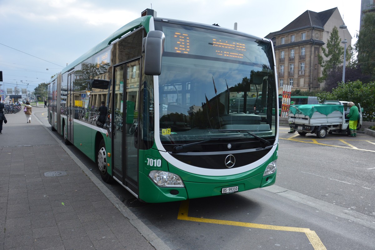 Am 13.10.2015 fährt BS-99310 auf der Linie 30. Aufgenommen wurde ein Mercedes Benz Citaro G der 2. Generation / Basel Badischer Bahnhof.
