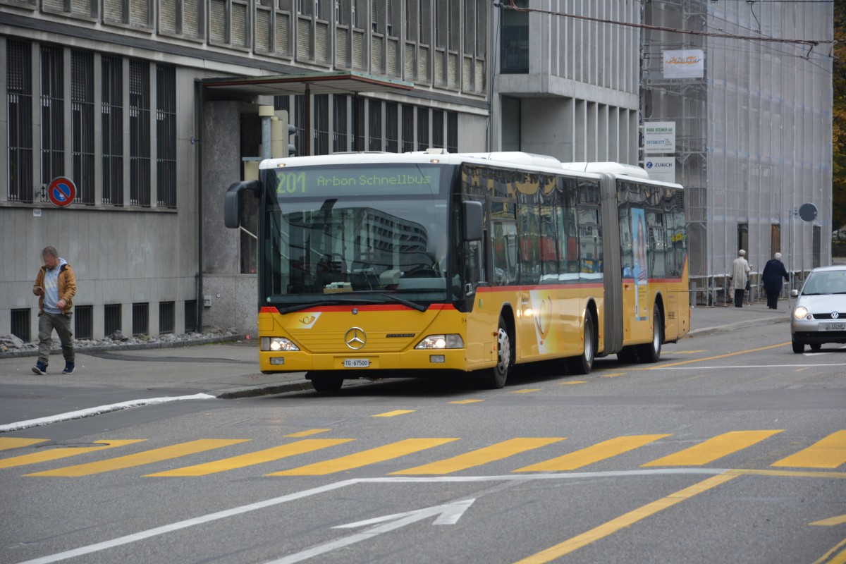 Am 14.10.2015 fährt dieser Mercedes Benz Citaro G mit dem Kennzeichen TG-67500 auf der Linie 201. Aufgenommen in der Innenstadt von ST. Gallen.
