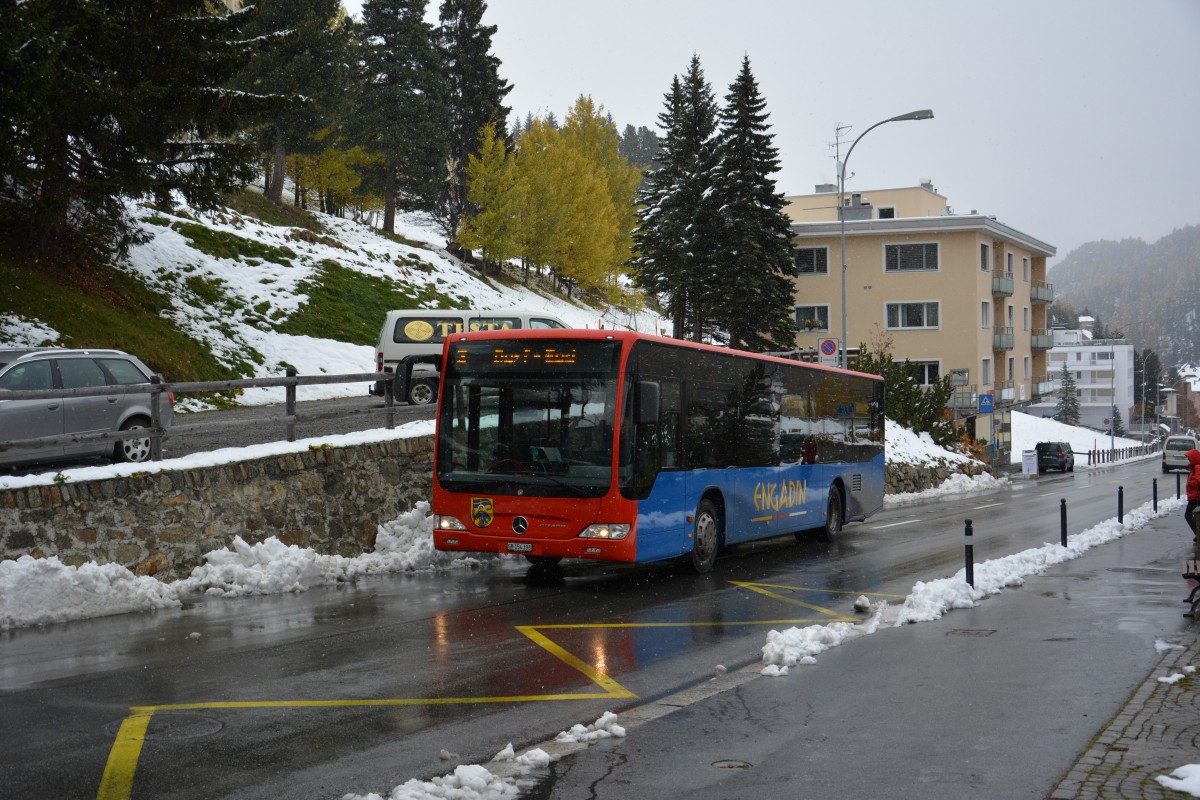 Am 15.10.2015 fährt GR-154398 durch St. Moritz. Aufgenommen wurde ein Mercedes Benz Citaro Facelift.