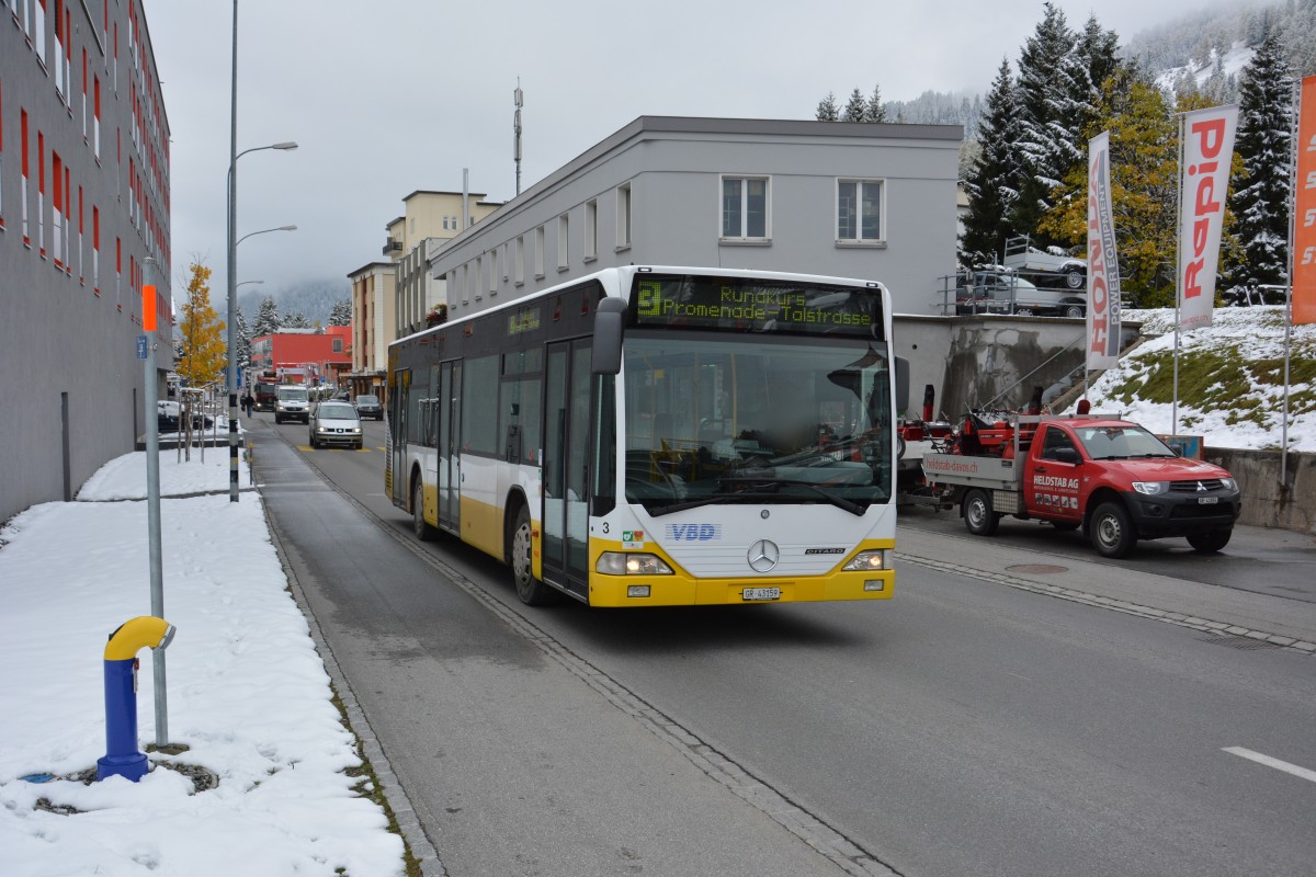Am 15.10.2015 fährt GR-43159 auf der Linie 3. Aufgenommen wurde ein Mercedes Benz Citaro / Zentrum Davos.