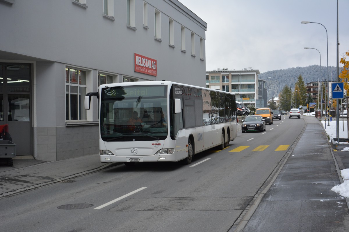 Am 15.10.2015 fährt GR-5965 durch Davos. Aufgenommen wurde ein Mercedes Benz Citaro L Facelift / Zentrum Davos.
