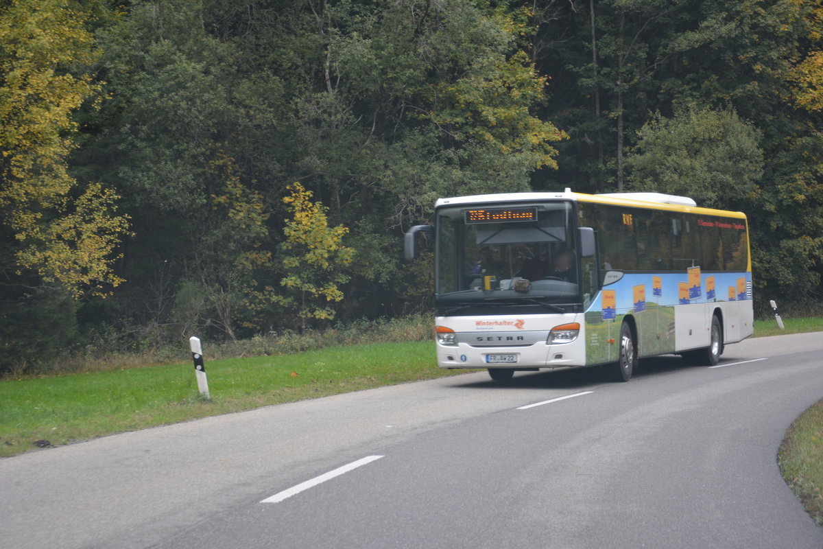 Am 18.10.2015 wurde FR-AW 22 zwischen Titisee und Freiburg gesehen. Aufgenommen wurde ein Setra S 415 H. 