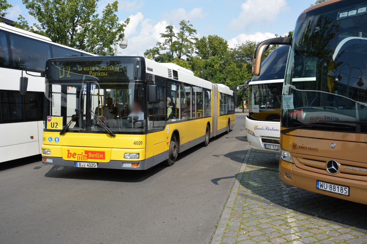 Am 21.08.2014 fhrt B-V 4020 (MAN) auf SEV fr die Linie U2. Aufgenommen Berlin Zoologischer Garten.
