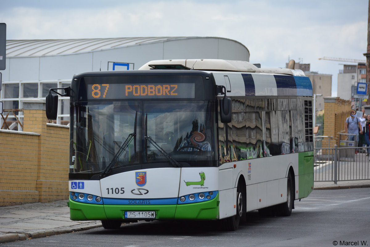 Am 23.06.2018 fuhr ZS-1105W auf der Linie 87 durch Stettin. Aufgenommen wurde ein Solaris Urbino 12. 