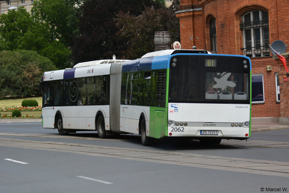 Am 23.06.2018 fuhr ZS-7231T auf der Linie 61 durch Stettin. Aufgenommen wurde ein Solaris Urbino 18.