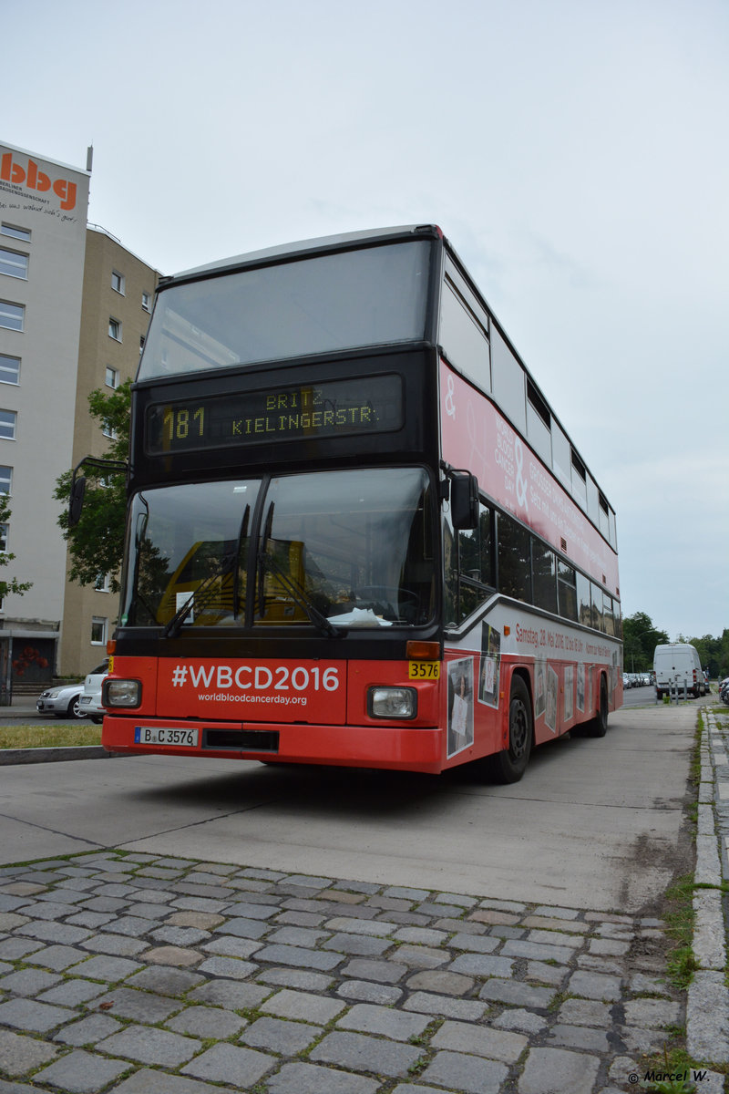 Am 24.06.2017 fährt B-C 3576 (MAN SD 202 / D87) auf der Linie 181 (Sonderfahrt).
