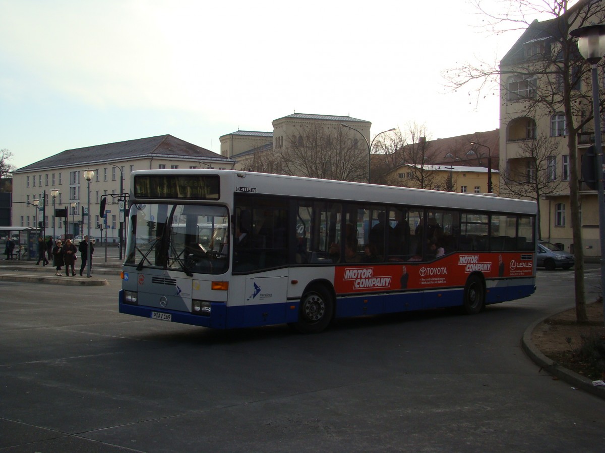 Am 26.12.2007 fährt P-AV 169 auf der Linie 601. Hier erreicht er nun sein Ziel Potsdam Hauptbahnhof. Aufgenommen wurde ein Mercedes Benz O405.