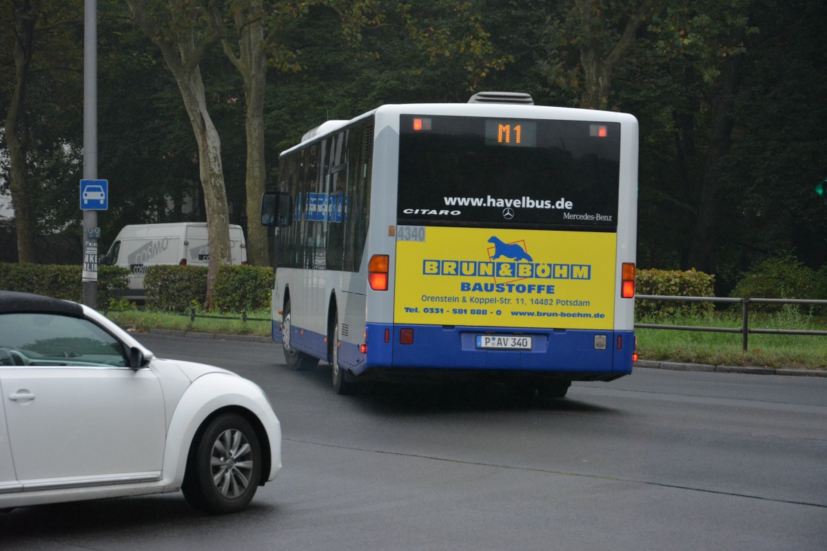 Auch ein Mercedes Benz O530 aus Werder an der Havel (P-AV 340) macht mit beim Innotrans Shuttle Verkehr am 26.09.2014. Aufgenommen Berlin Flatowallee/Heerstrae.