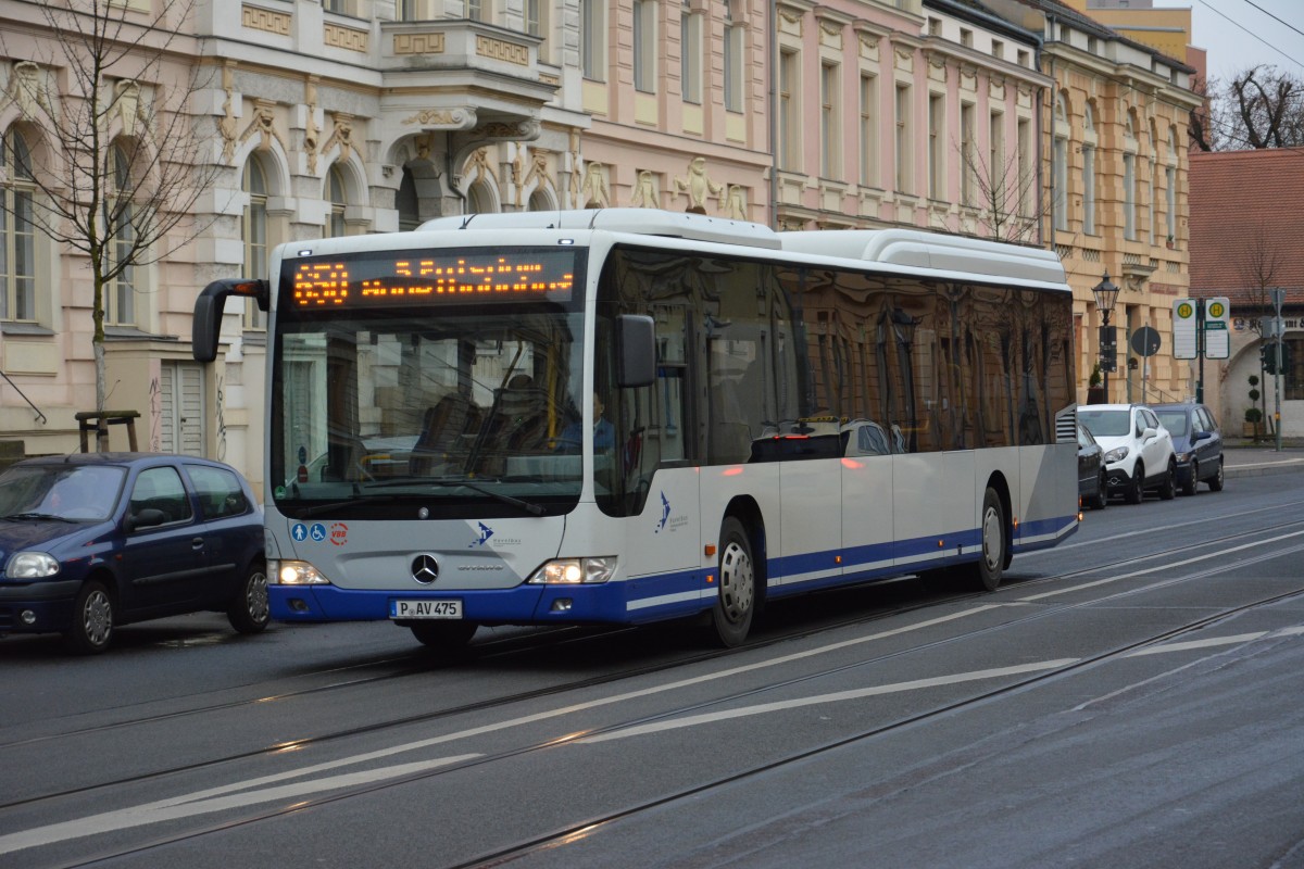 Auf der Linie 650 ist P-AV 475 (Betriebshof Havelland / Mercedes Benz Citaro Ü LE) unterwegs. Aufgenommen am 16.12.2014 , Potsdam Platz der Einheit.