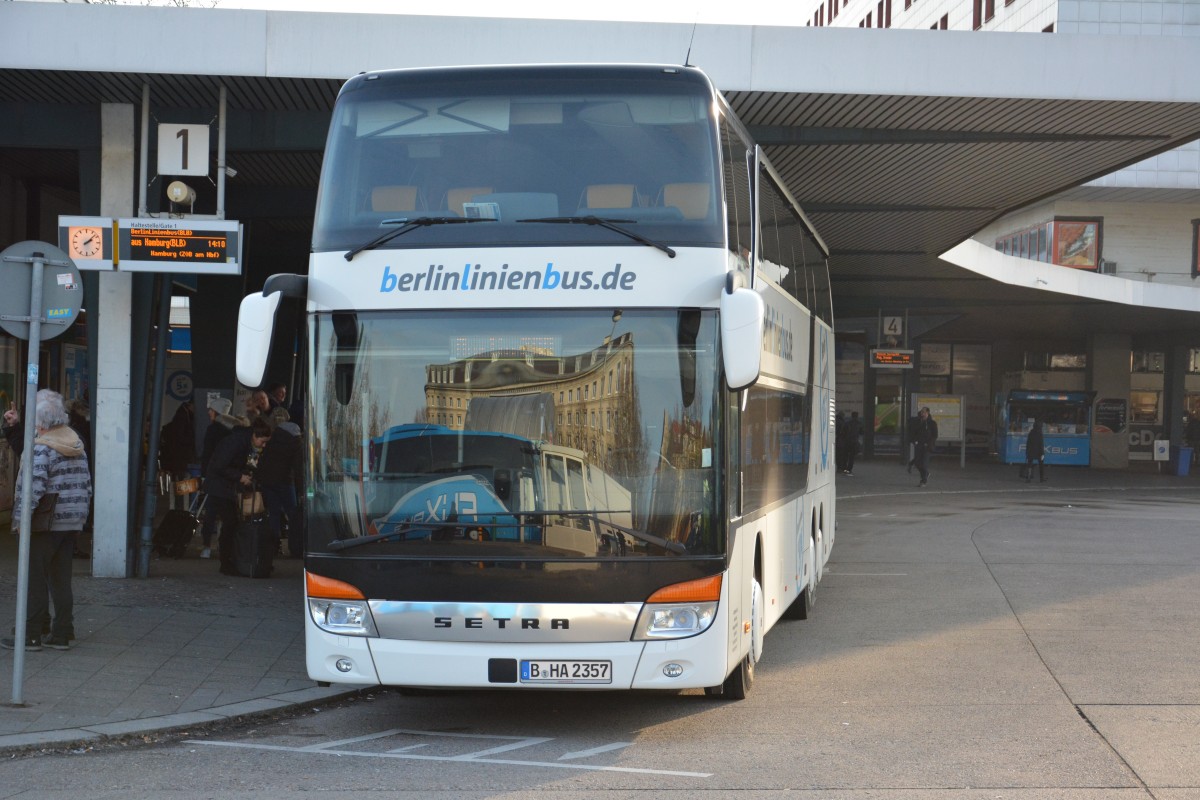 Auf nach Hamburg heißt es für B-HA 2357 (Setra S 431 DT) am 18.01.2015 in Berlin am ZOB. 