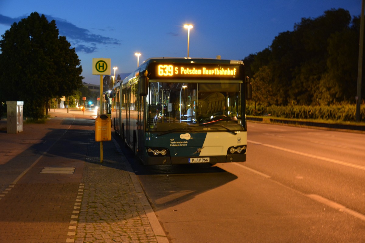 Aufgenommen am 10.07.2014 steht P-AV 966 in Berlin Spandau.